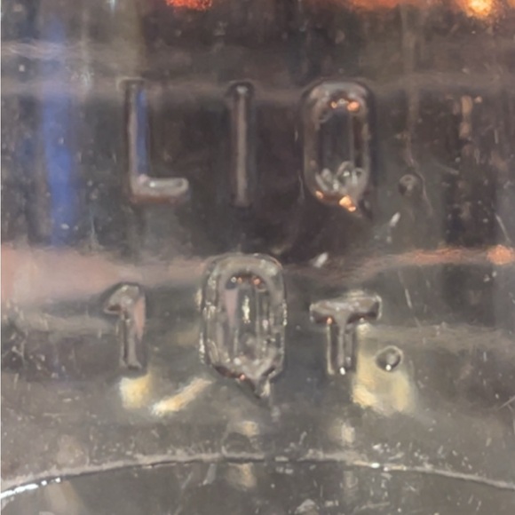 2 - Milk Glasses - Picture 3 of 5